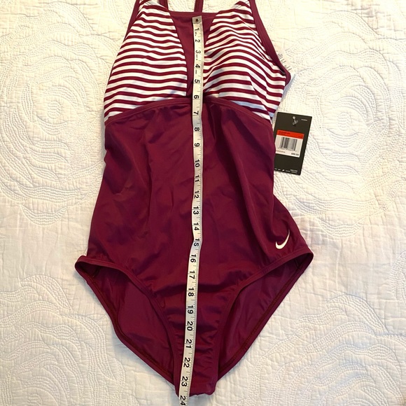 NIKE Villain -red one-piece swimsuit ππ»ββοΈ - Picture 10 of 13